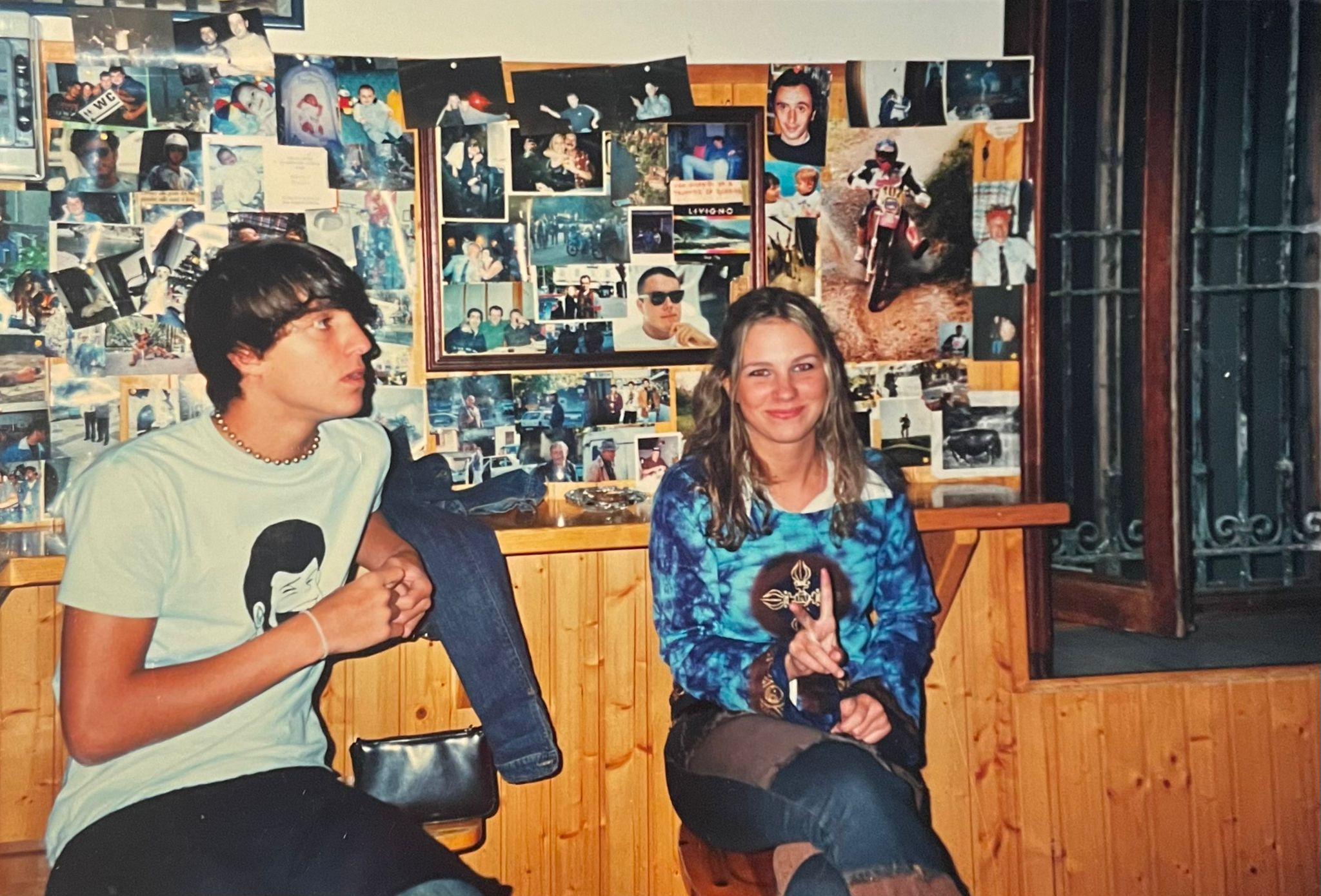 Anche una giovanissima Gloria Zanardi, oggi consigliera comunale a Piacenza, nella foto a lato ai tempi del "Muretto": "Ho lavorato nel bar per tre anni. Tanti ricordi ed emozioni", ricorda