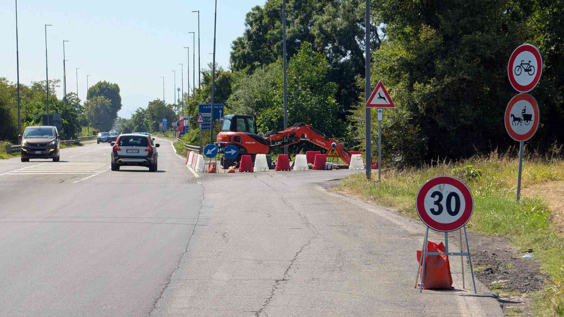 Tangenziale, via i lavori per le nuove rotonde all'uscita Farnesiana