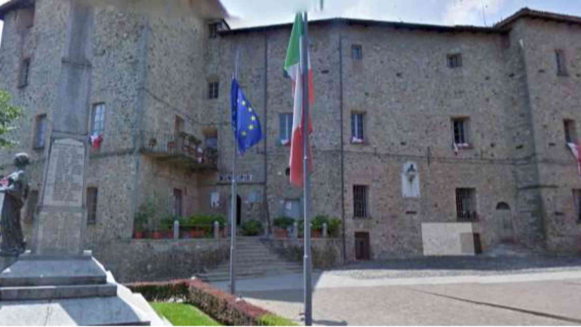 Pianello, polemica per l'auto del Comune: «Serve regolamento»