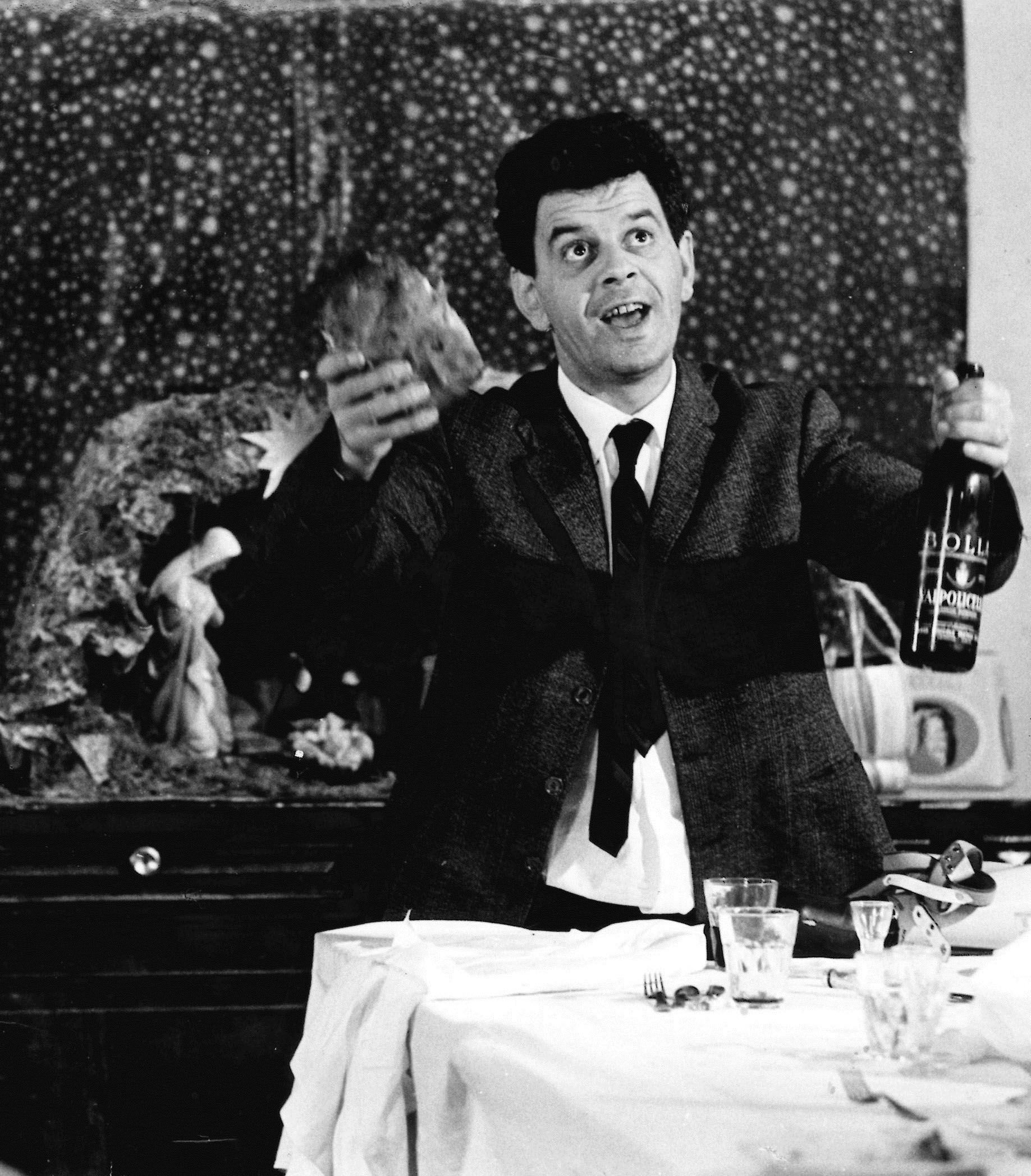 Gianni Schicchi nel film "I pugni in tasca" (1965)