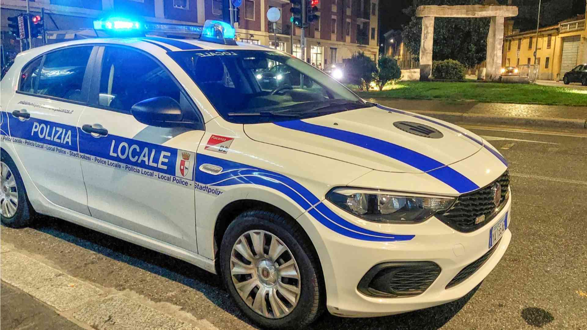 Scontro tra auto e furgone, guidatore ubriaco: patente ritirata