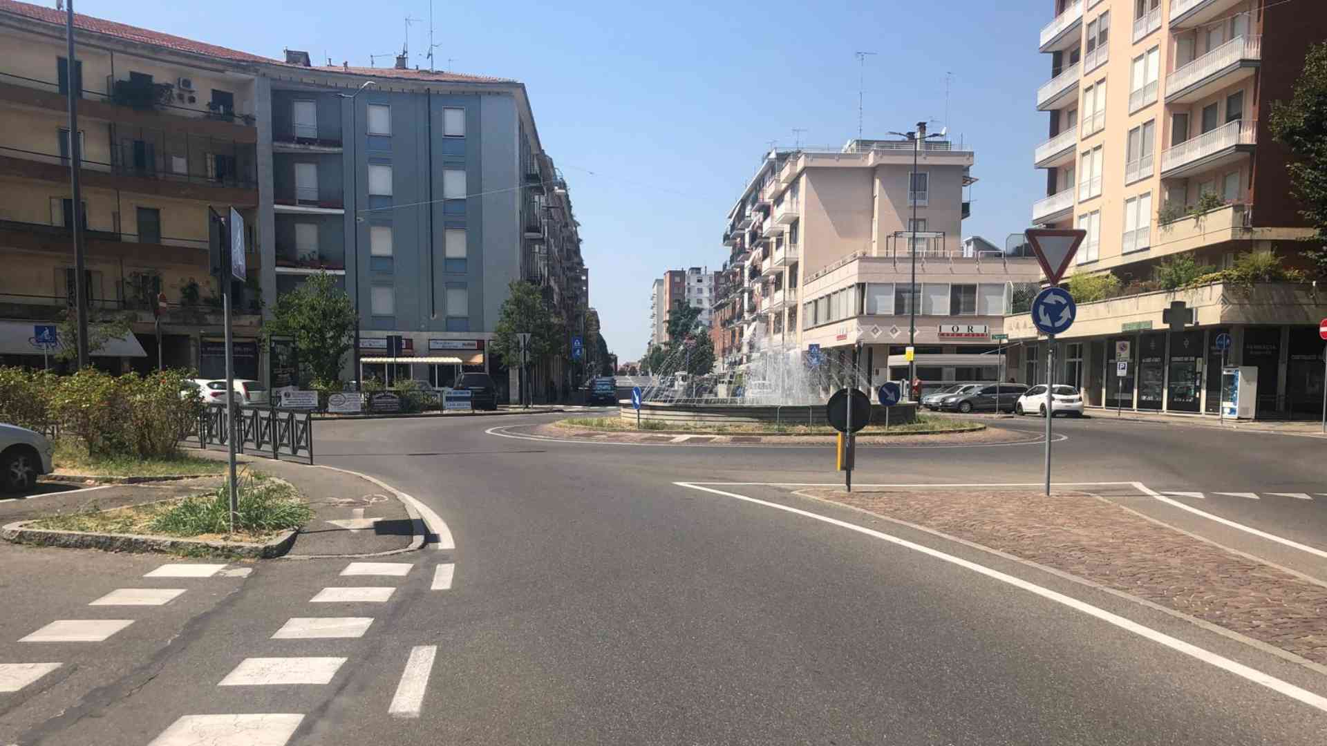 Viale Dante, volano botte nell'ennesima rissa in strada
