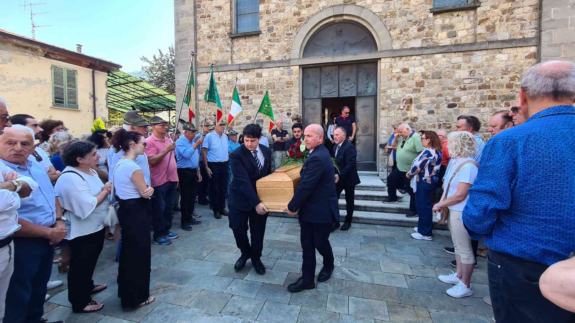 Folla per Guarnieri. «La sua vita esempio d'amore»