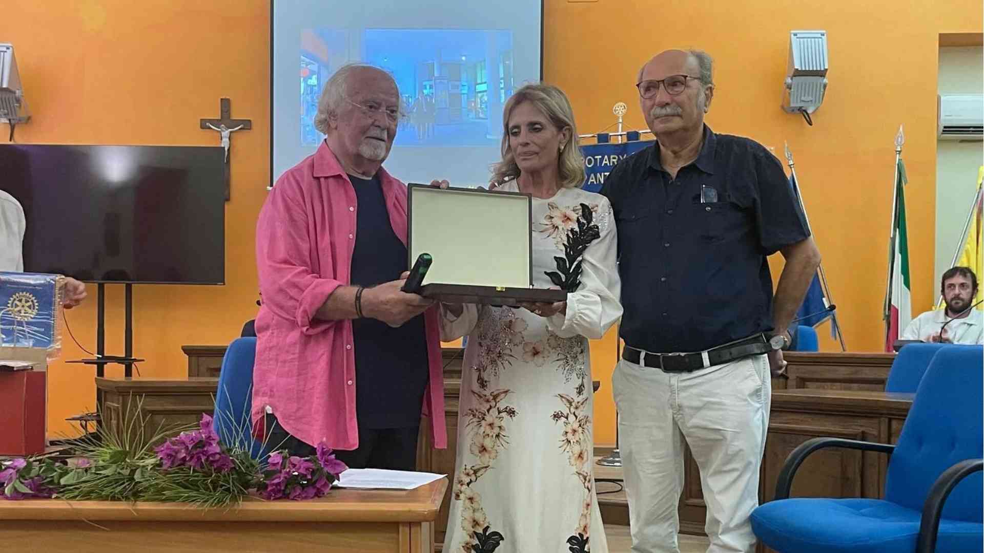Isabella Ferrari premiata a Pantelleria: «Un luogo dell’anima»
