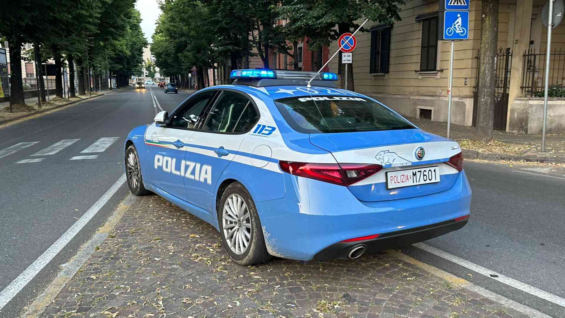 Senza biglietto sul bus, minaccia i controllori con un coltello