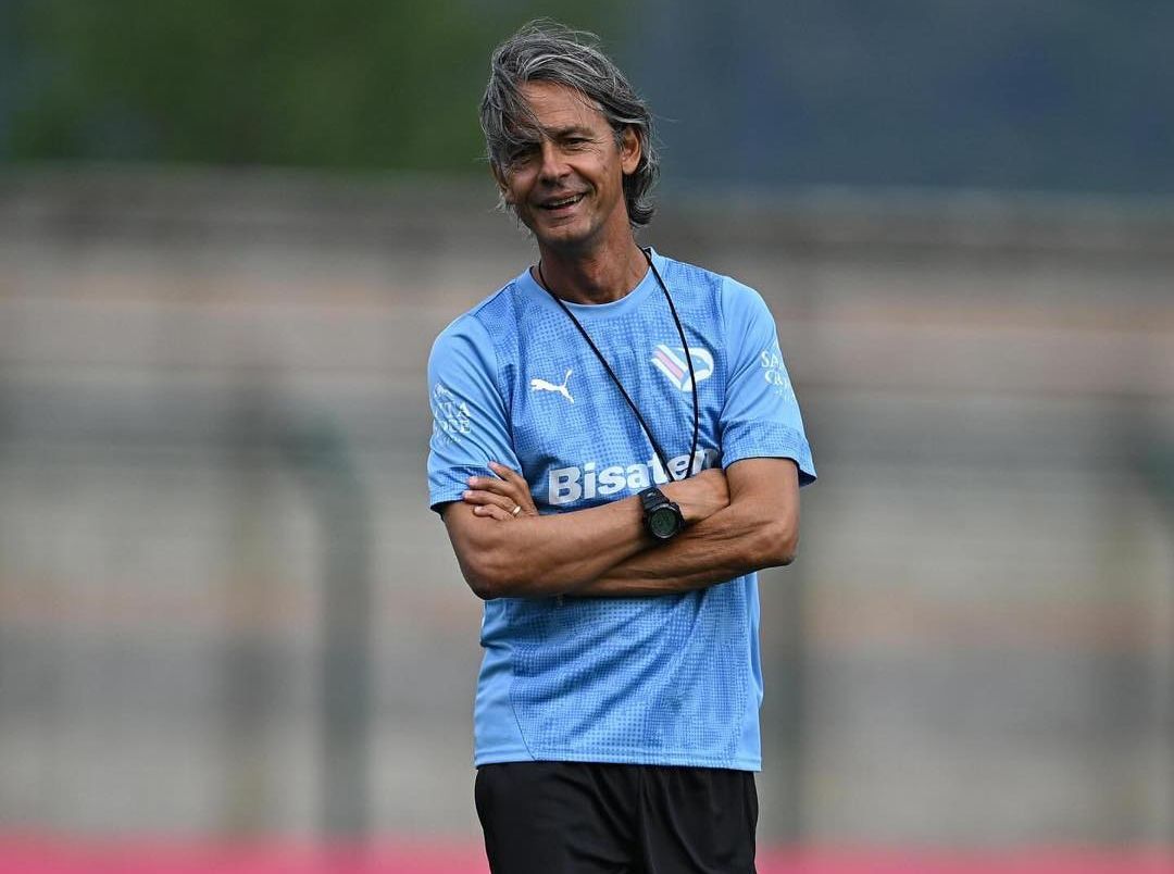 Pippo Inzaghi dirige un allenamento del Palermo