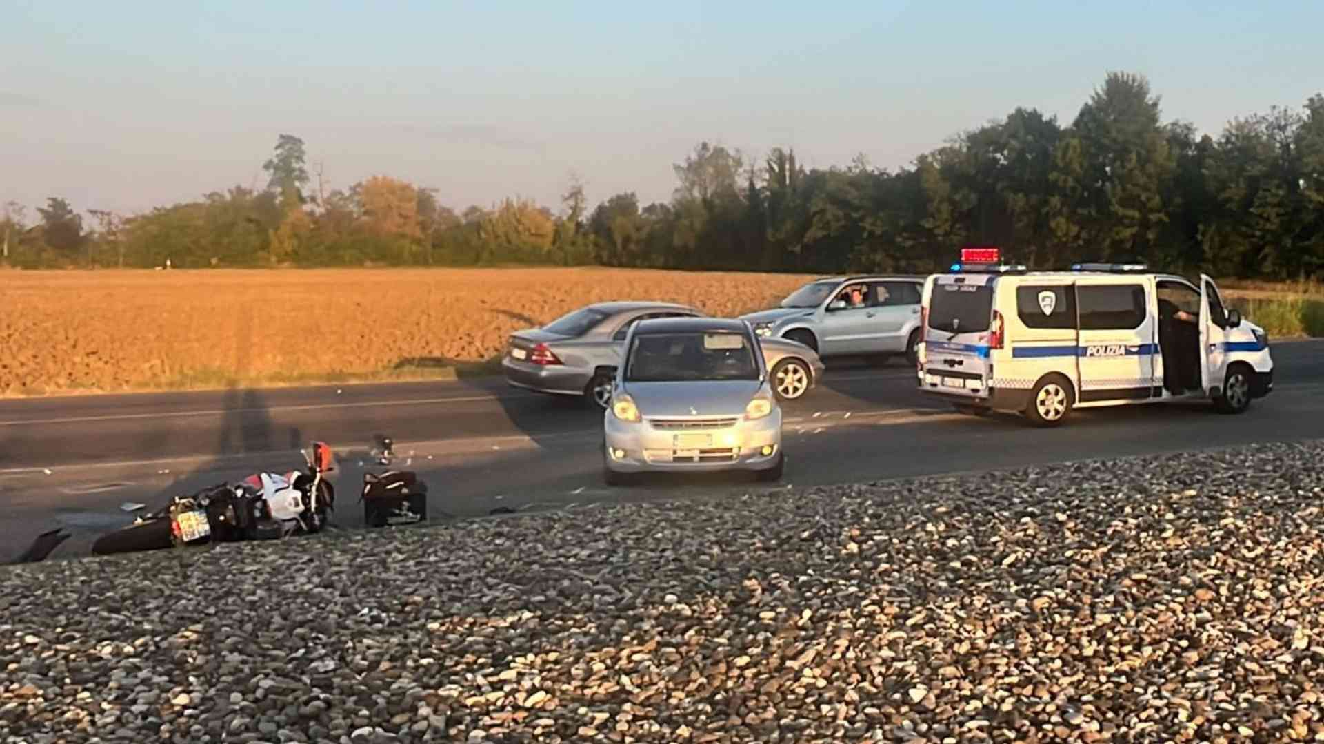 Motociclista di 39 anni gravissimo dopo lo schianto con un'auto sulla Strada Val Nure