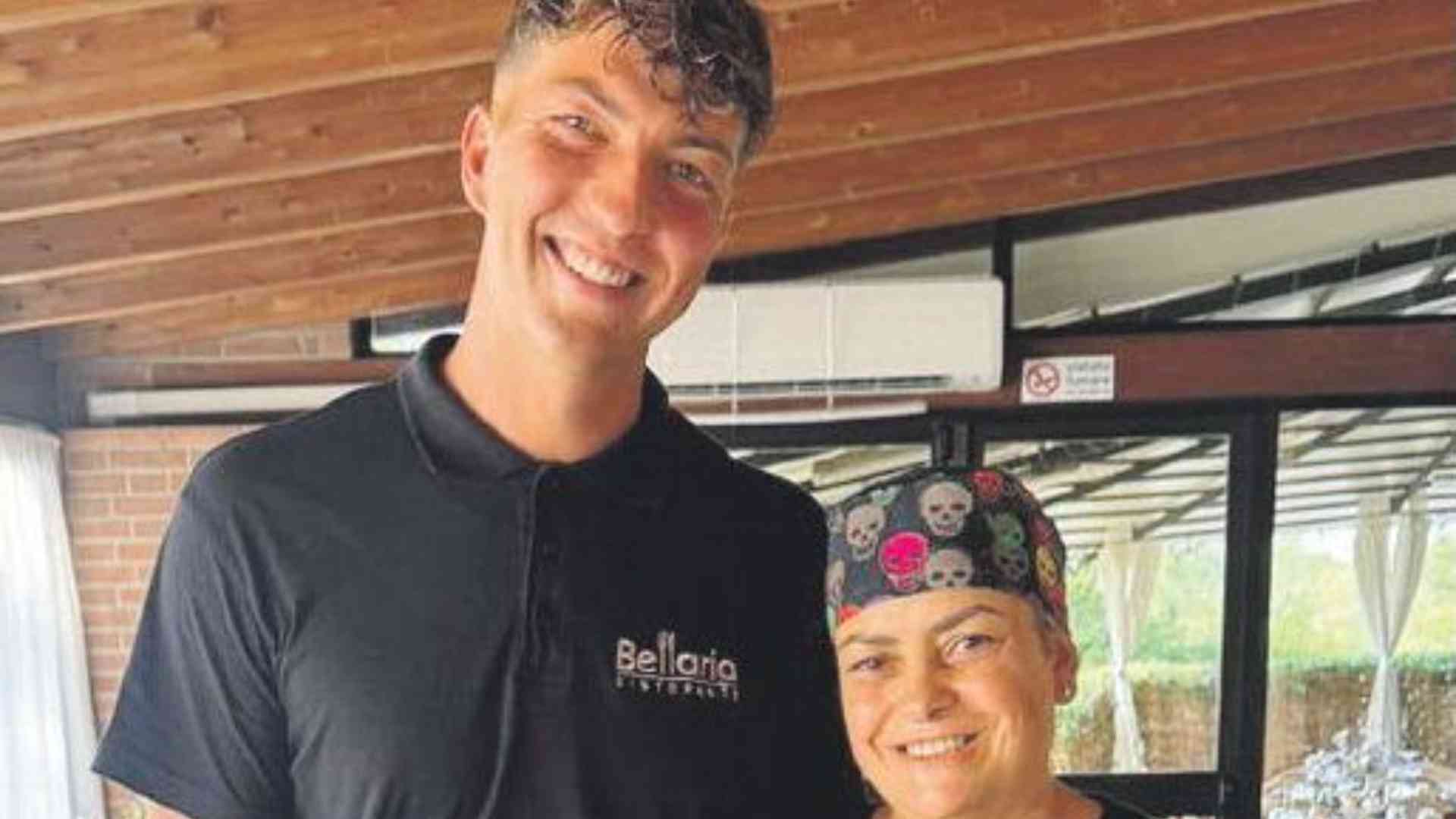 «Ero meccanico oggi cameriere, lavorare in estate non mi pesa»