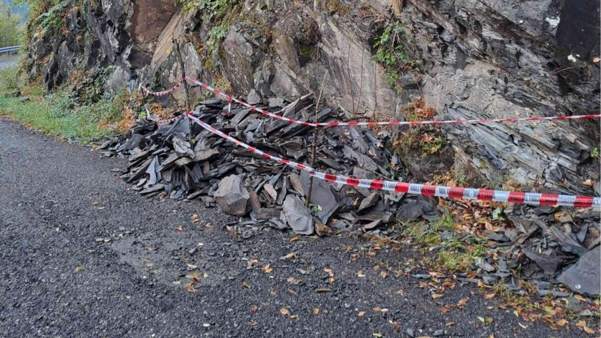 Frana a Lisore, strada riaperta dopo l'intervento dei vigili del fuoco