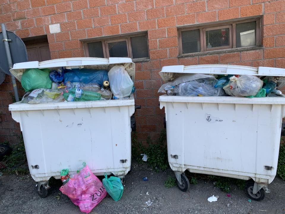 cassonetti dei rifiuti a Ottone e Ceci