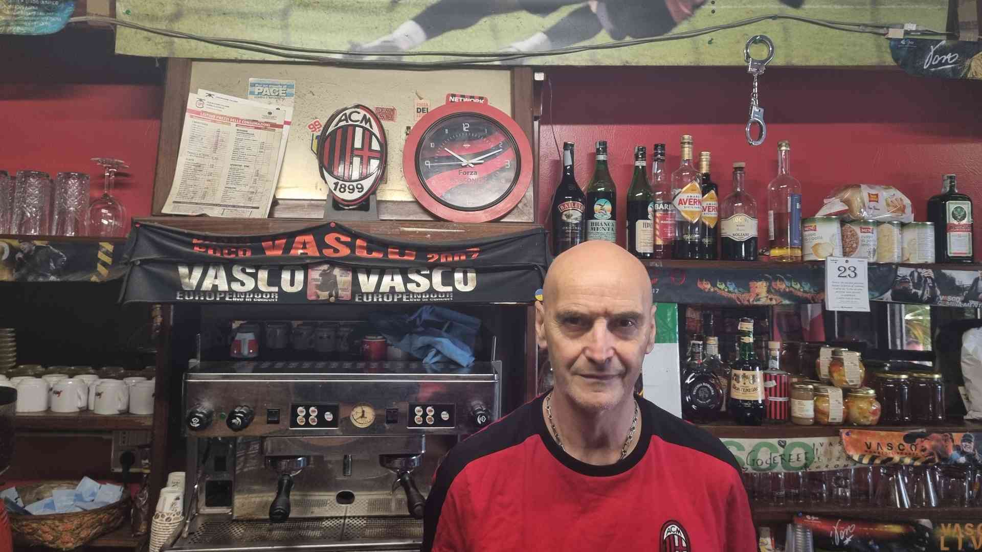 Tra caffè e formazioni vincenti: il cuore rossonero del bar “Il Milanista”