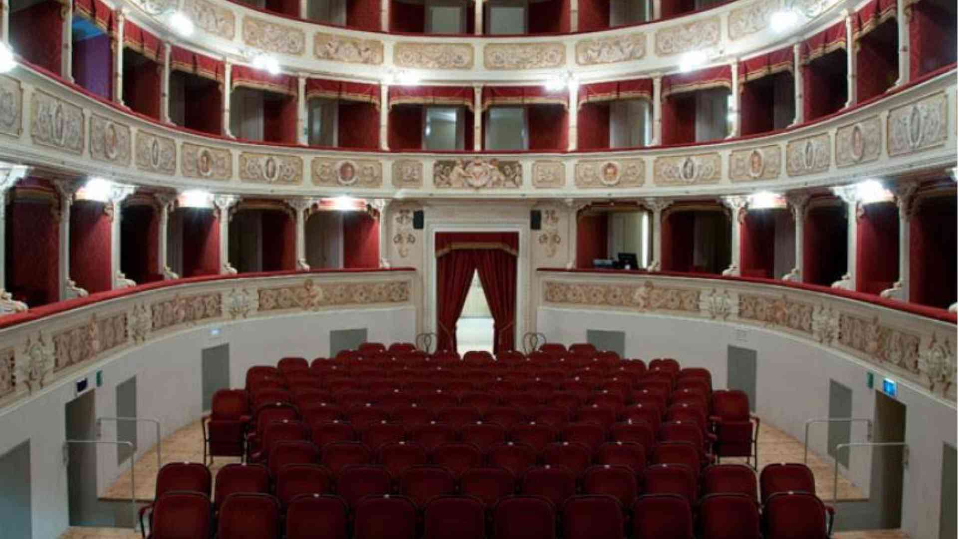 Al Teatro Verdi di Fiorenzuola un cartellone nel segno di Oscar Wilde