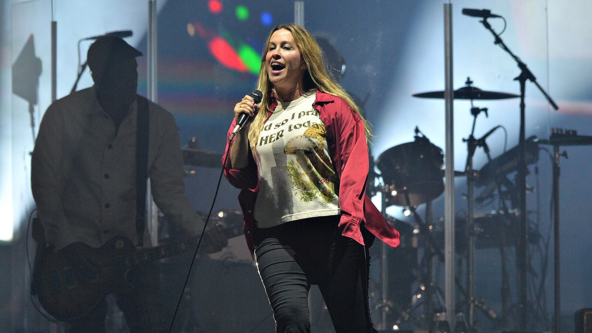 Alanis Morissette: «Sono fiera della mia carriera, tra alti e bassi sono stata sempre coerente»