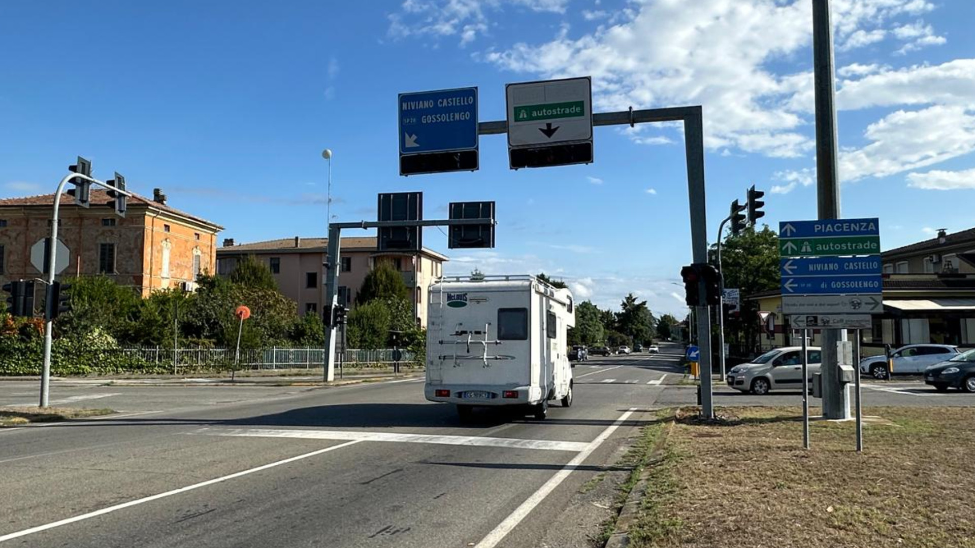 Maltempo a Niviano nella notte, semaforo sulla statale 45 fuori uso