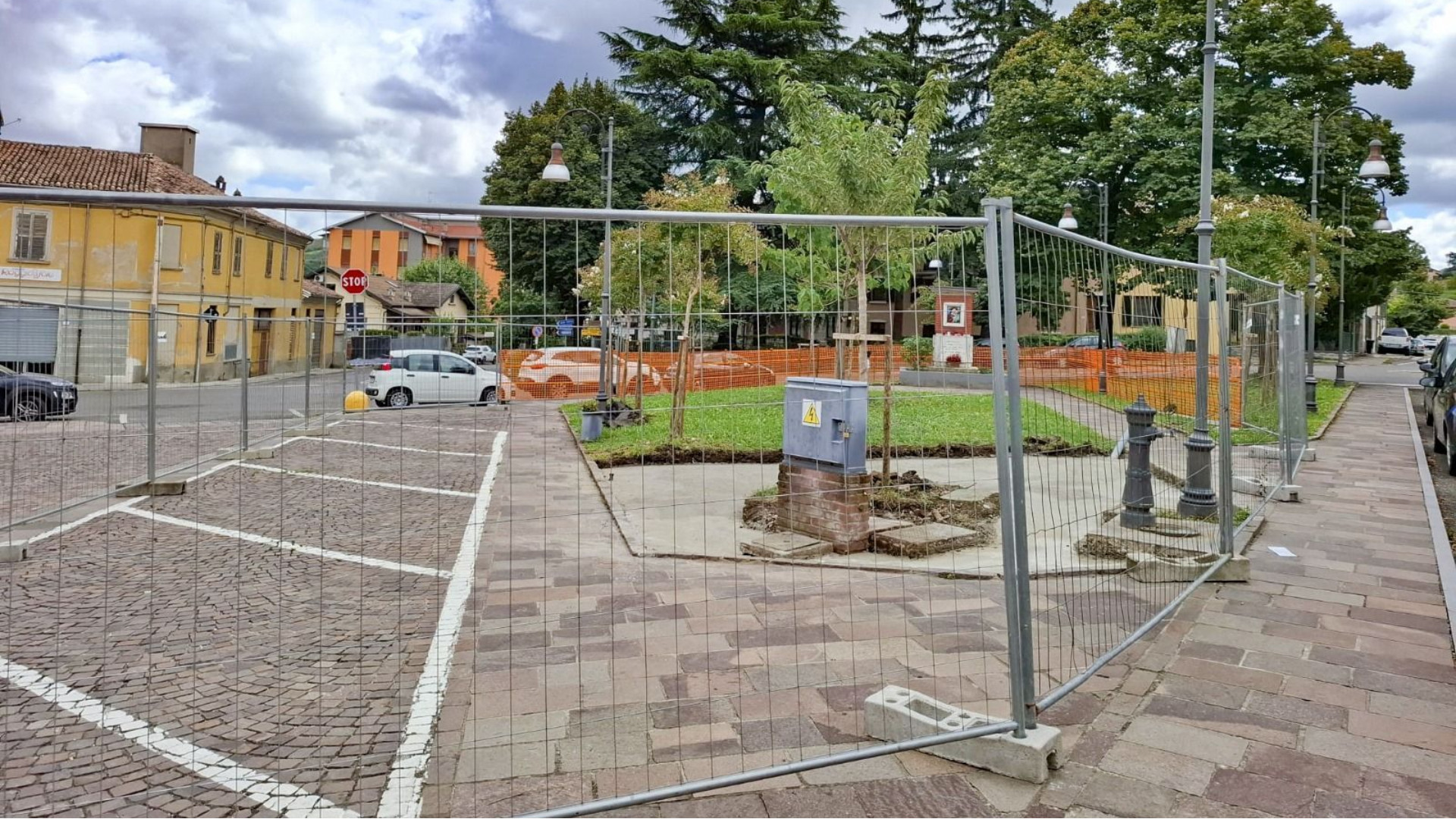 Pianello: cantiere lampo per piazza Madonna in attesa del Wine fest