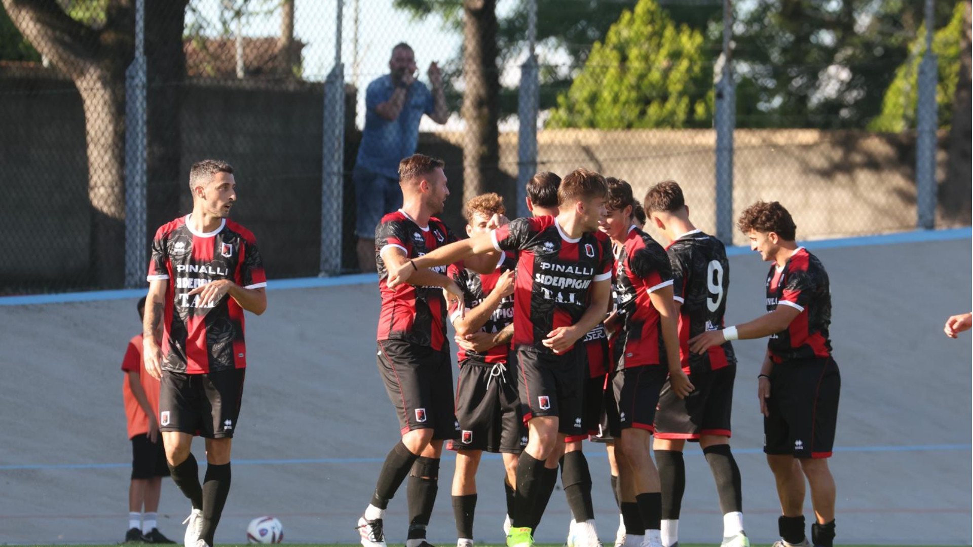 L'esultanza del Fiorenzuola (Foto Cavalli)