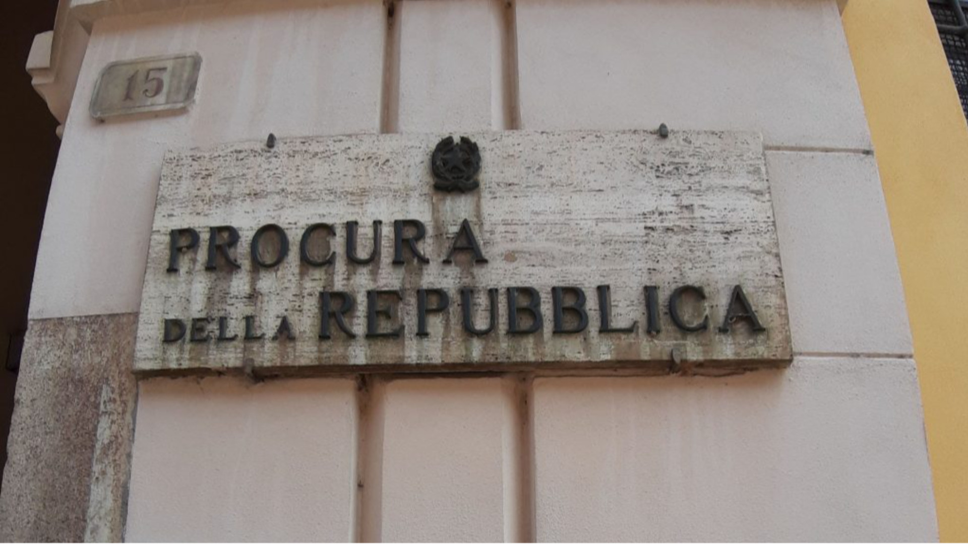 Bufera sulle pipette per il crack: «Istigazione e danno erariale»