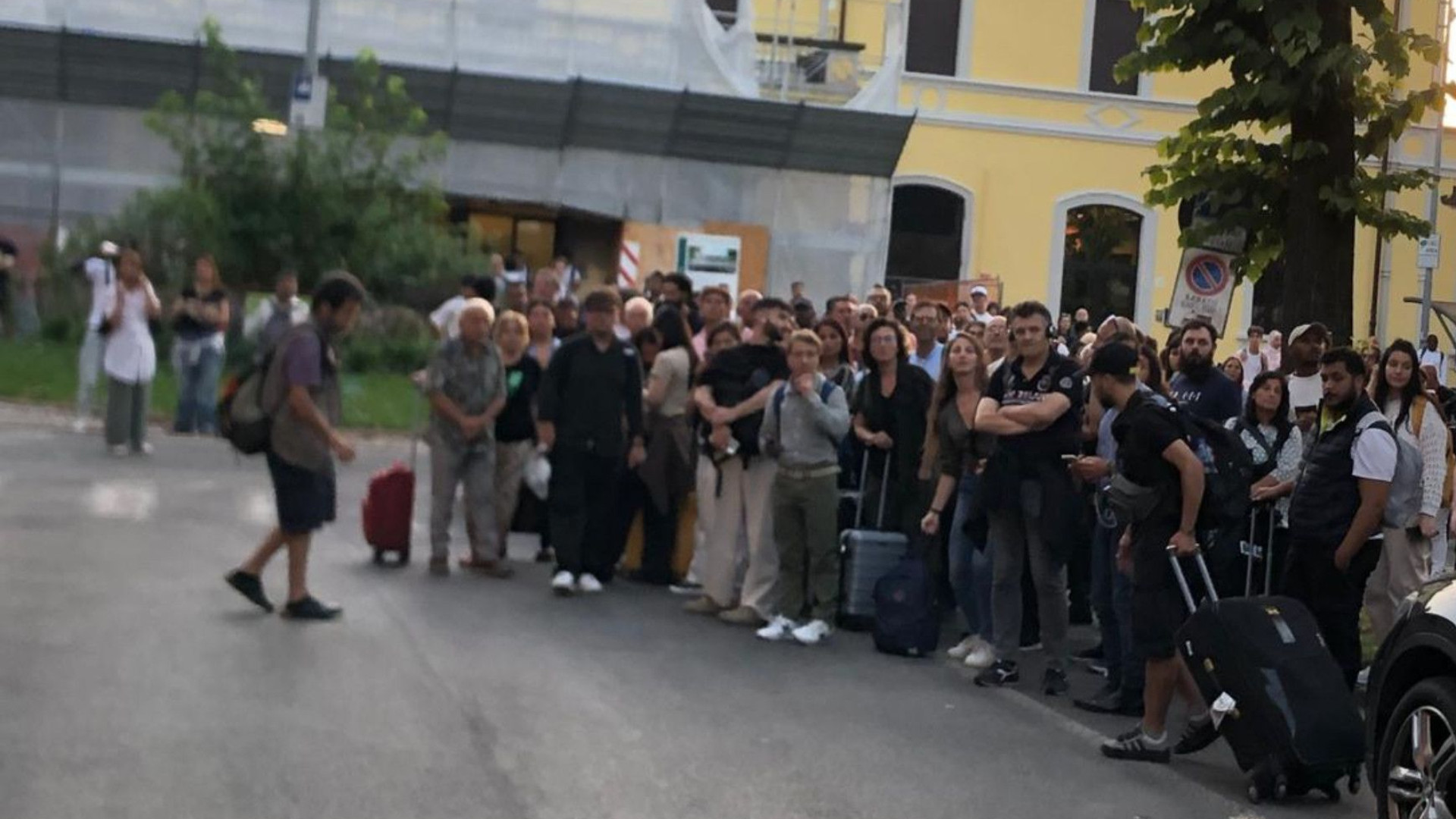 Pendolari esasperati: «Gestire l'emergenza così è inaccettabile»