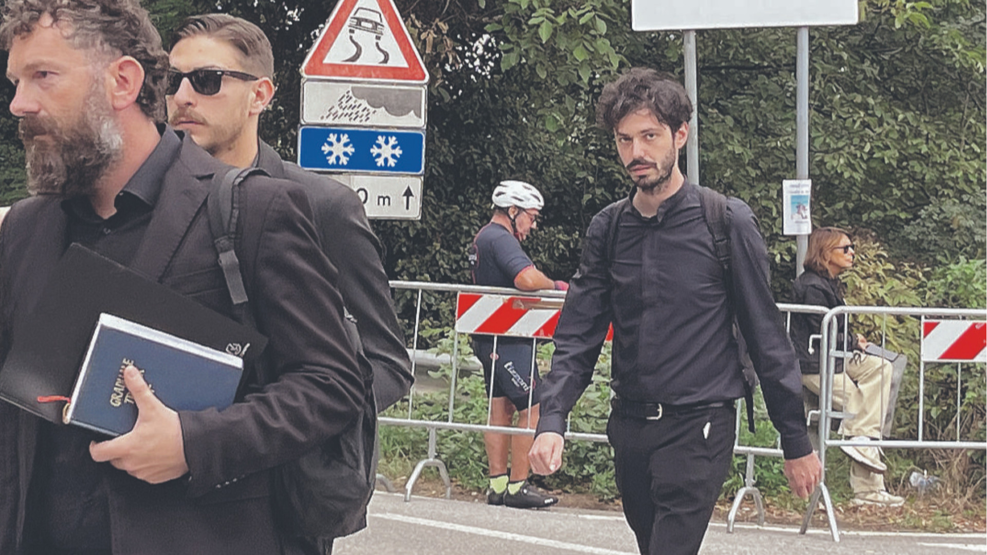 L’organista piacentino Federico Perotti con i cantori - FOTO ZANGRANDI