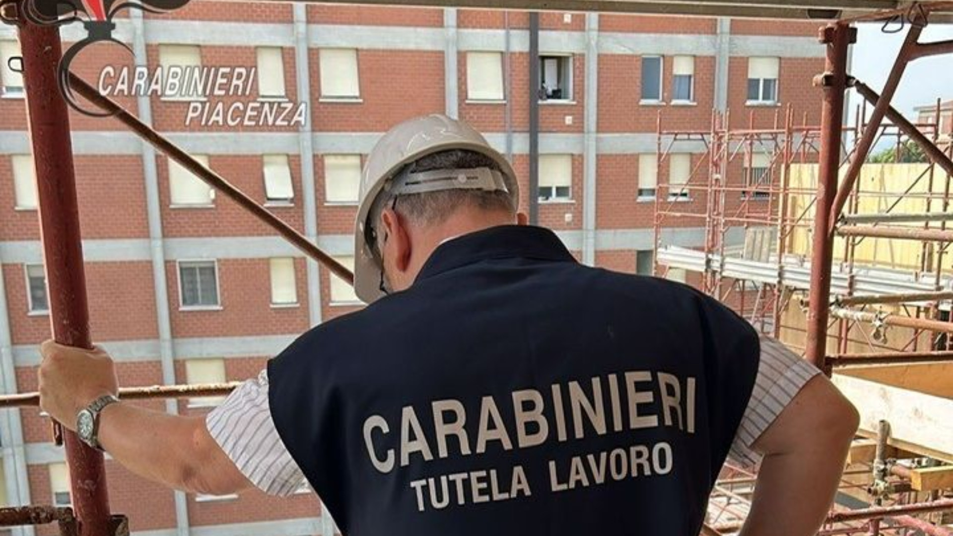 Cantieri edili: tre imprenditori denunciati, sospesa una attività