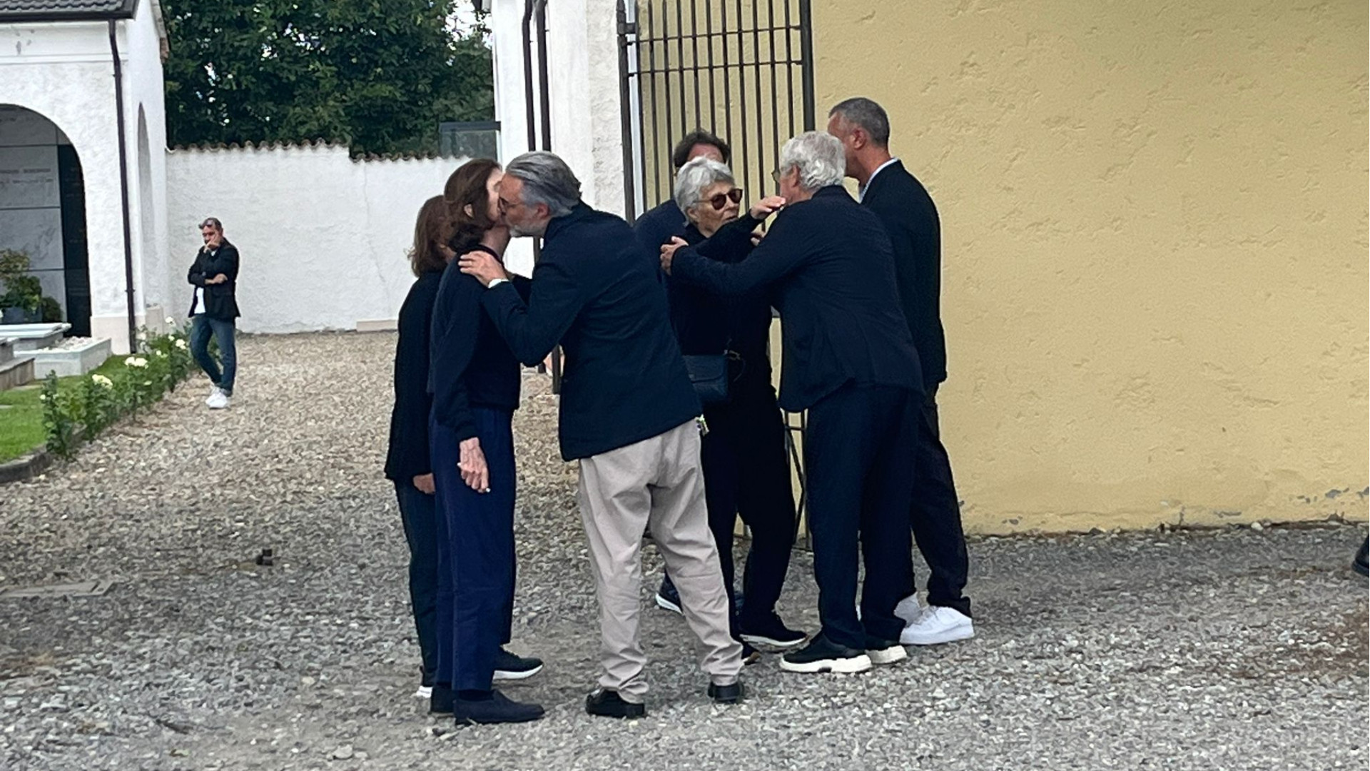 A Rivalta l’ultimo saluto ad Armani: tumulazione nella cappella di famiglia