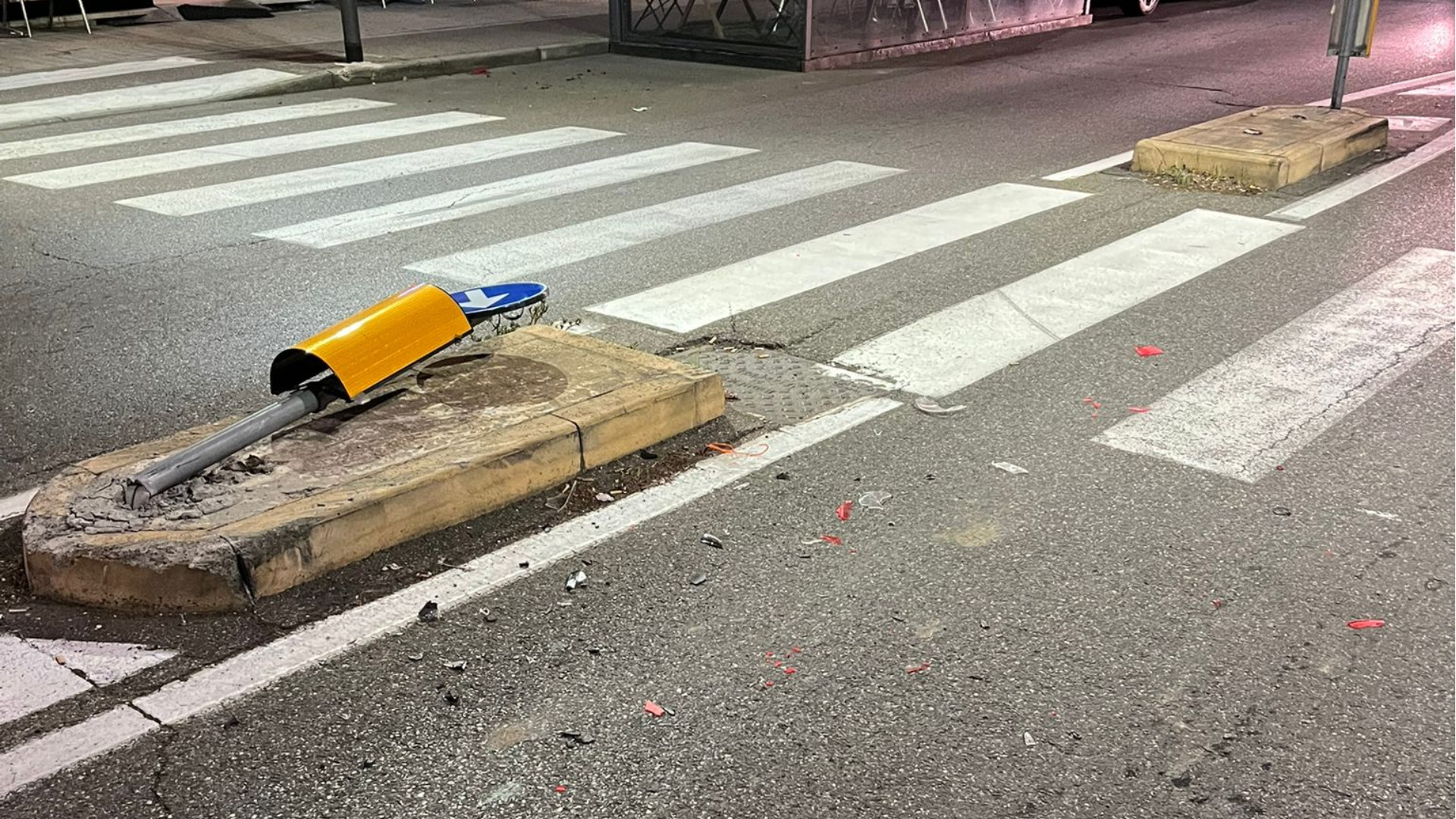 Provoca un incidente in viale Dante e poi fugge a tutto gas in contromano