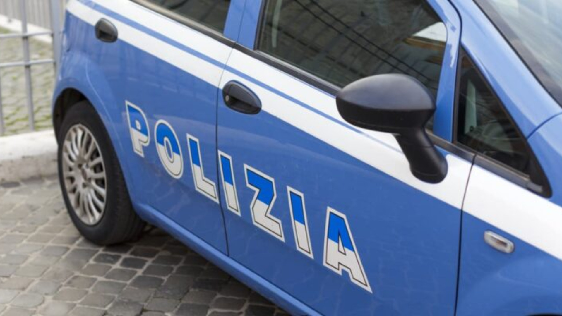 Finta addetta dell'acquedotto alla porta di un'83enne: bottino da 100mila euro