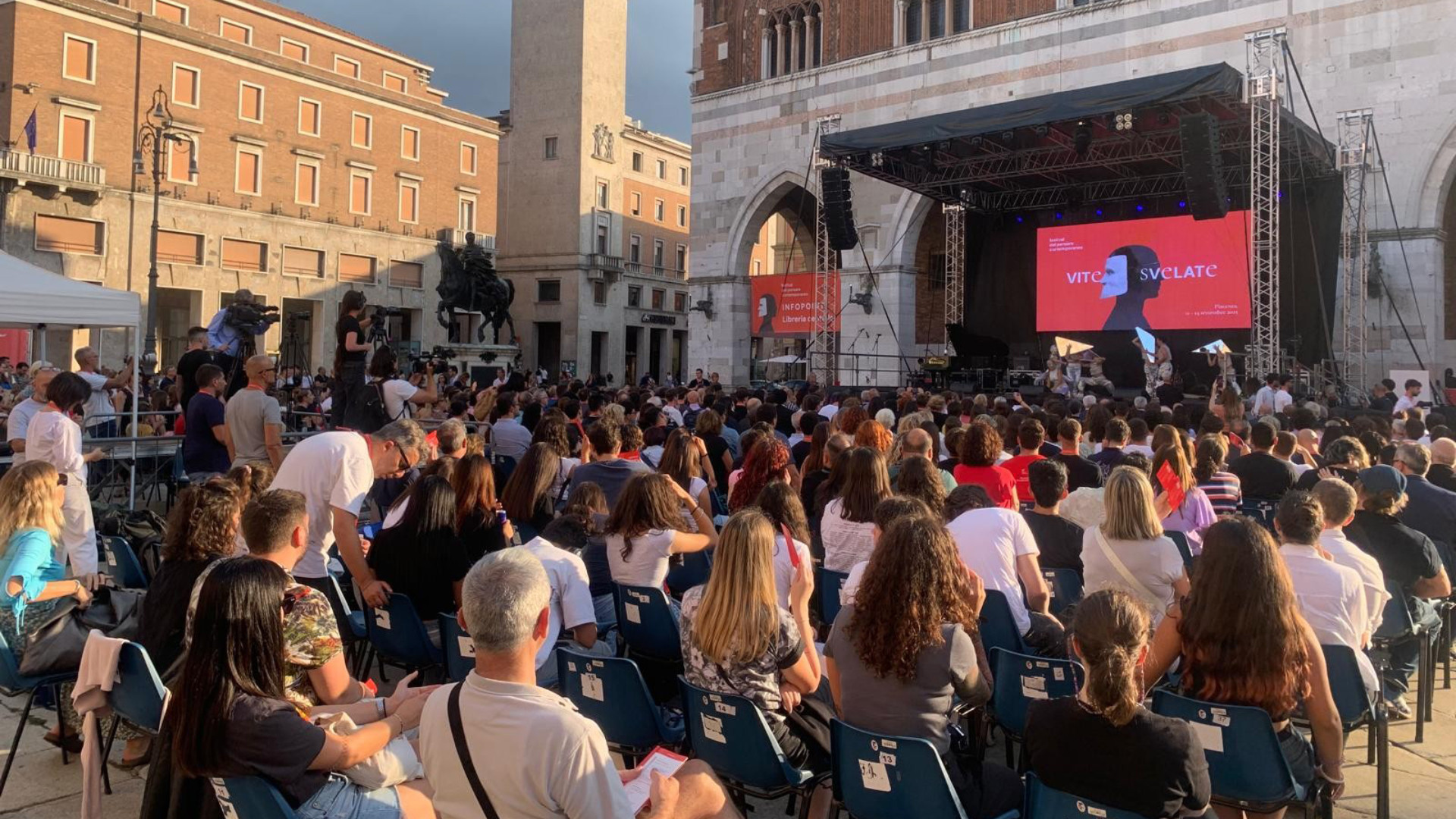 Piazza cavalli inaugurazione festival romanini