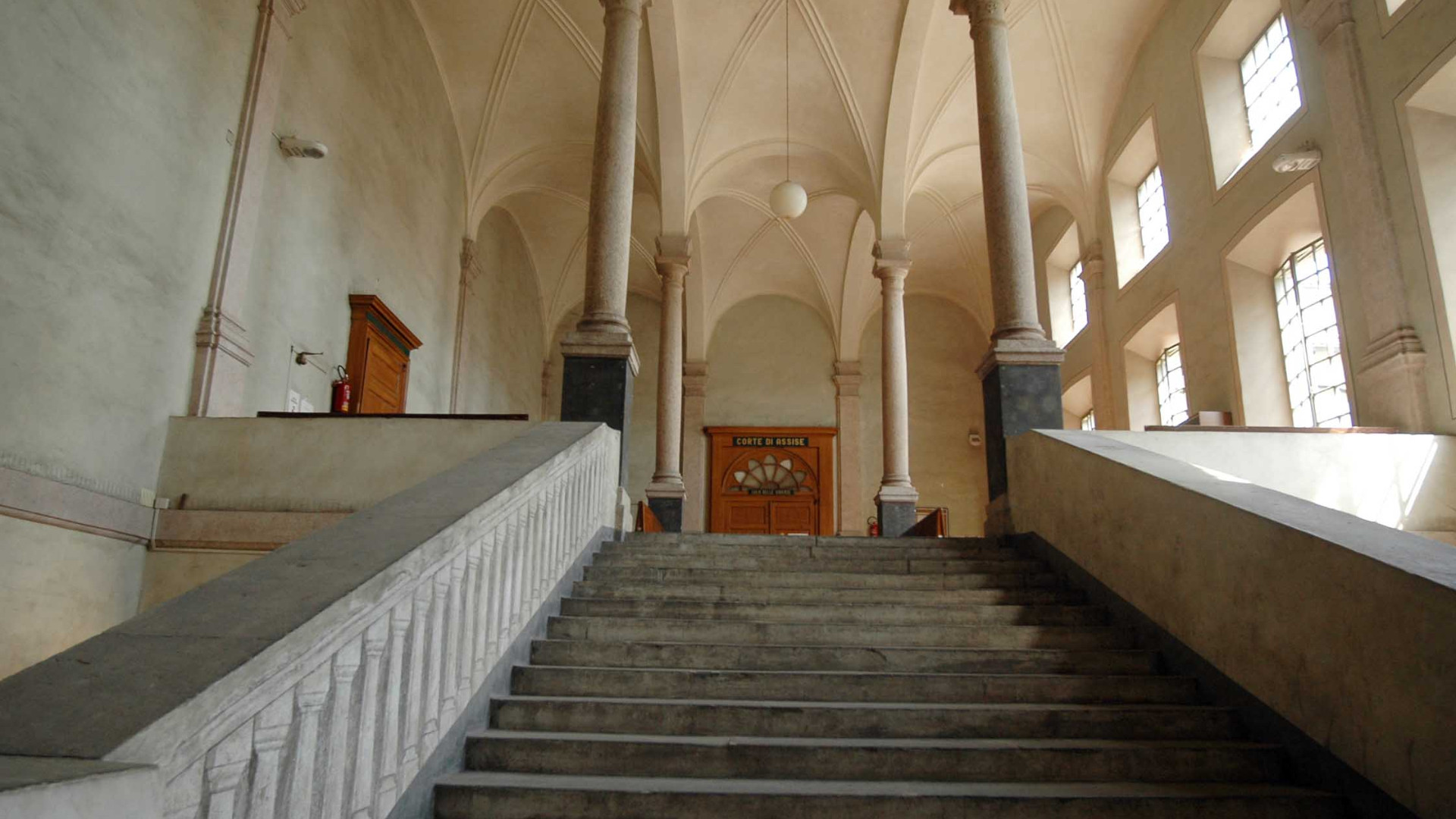 Colpi di spranga alla convivente, condannato a 8 anni e mezzo