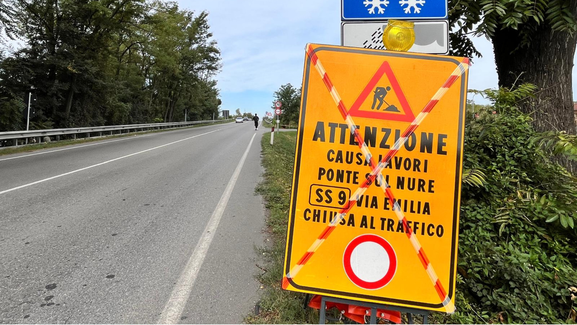Via Emilia tagliata in due per i lavori al ponte sul Nure