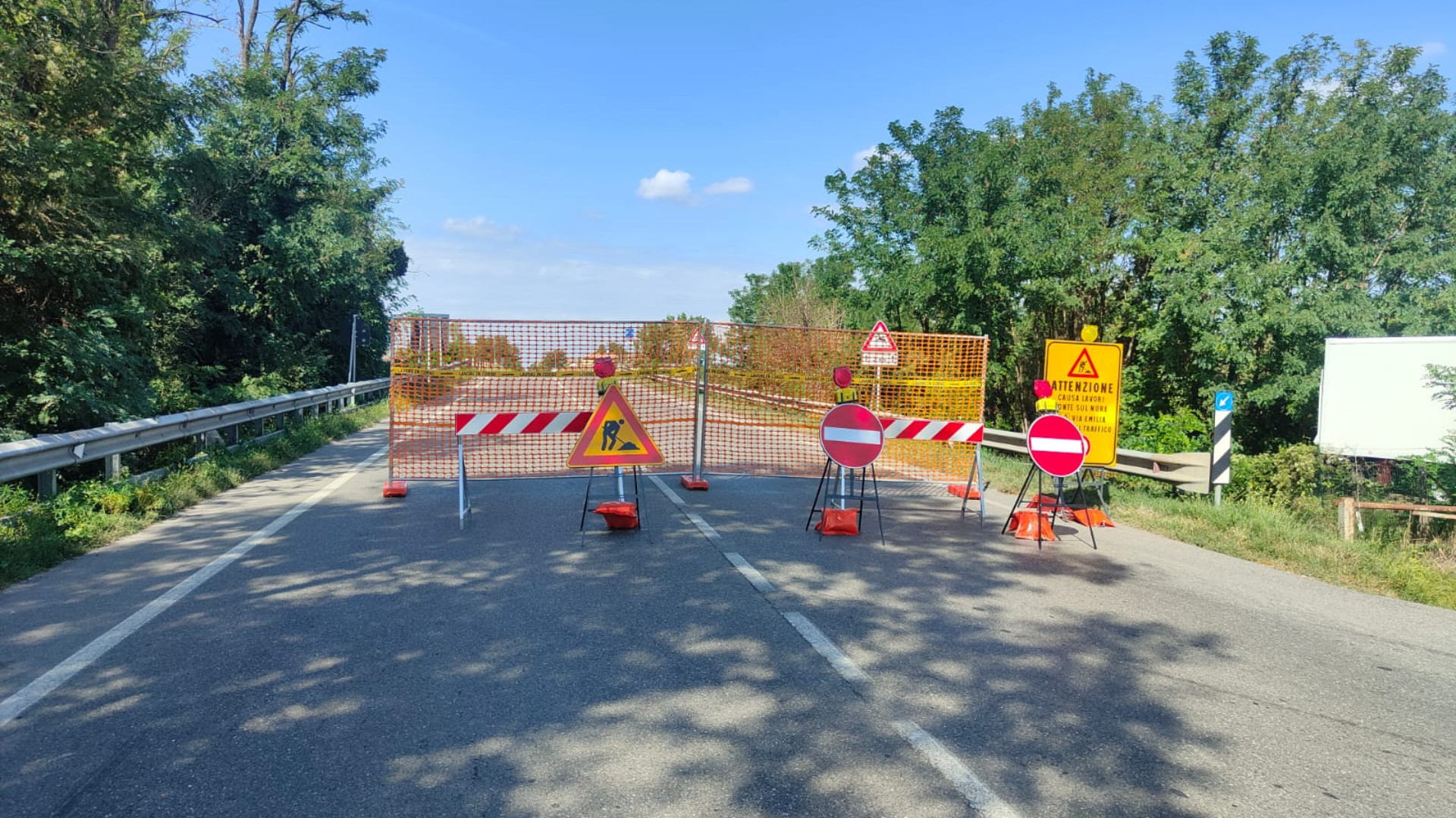Ore 12, scattata la chiusura del ponte sul Nure