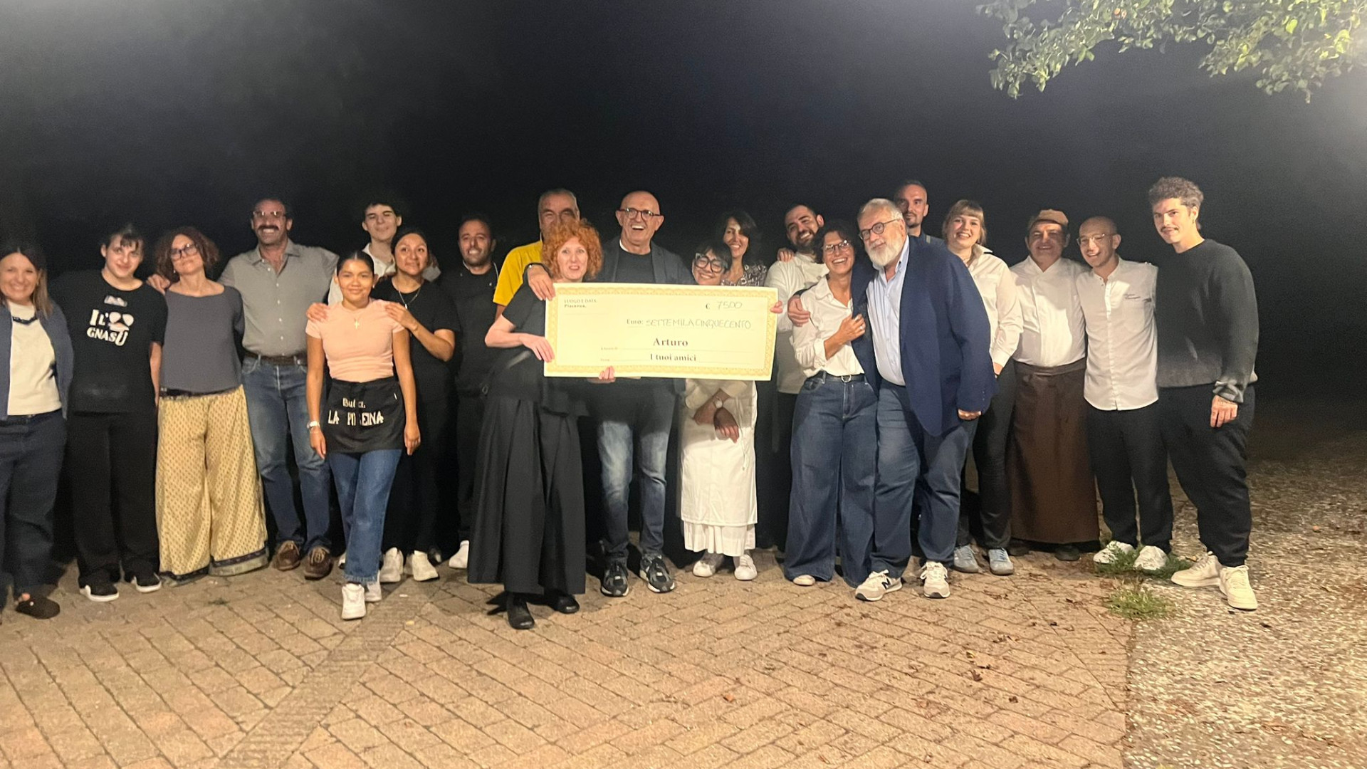 Isa, Gnasso e 109 commensali agli Orti di via Degani per aiutare Arturo