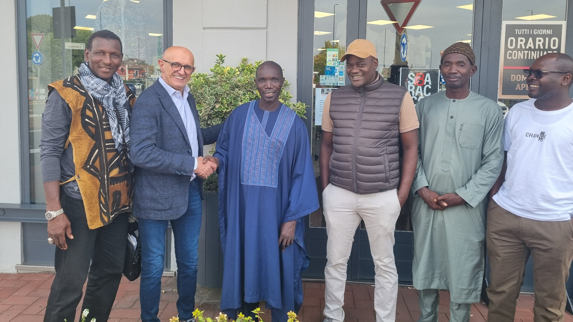 Delegazione del Senegal a Piacenza. «Altro materiale pronto per l'Africa»
