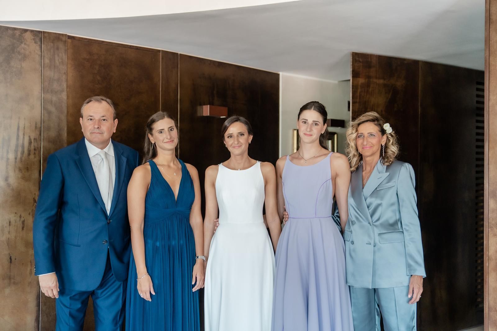 Da sinistra: Antonio, Beatrice, Eleonora, Benedetta e Barbara Sartori