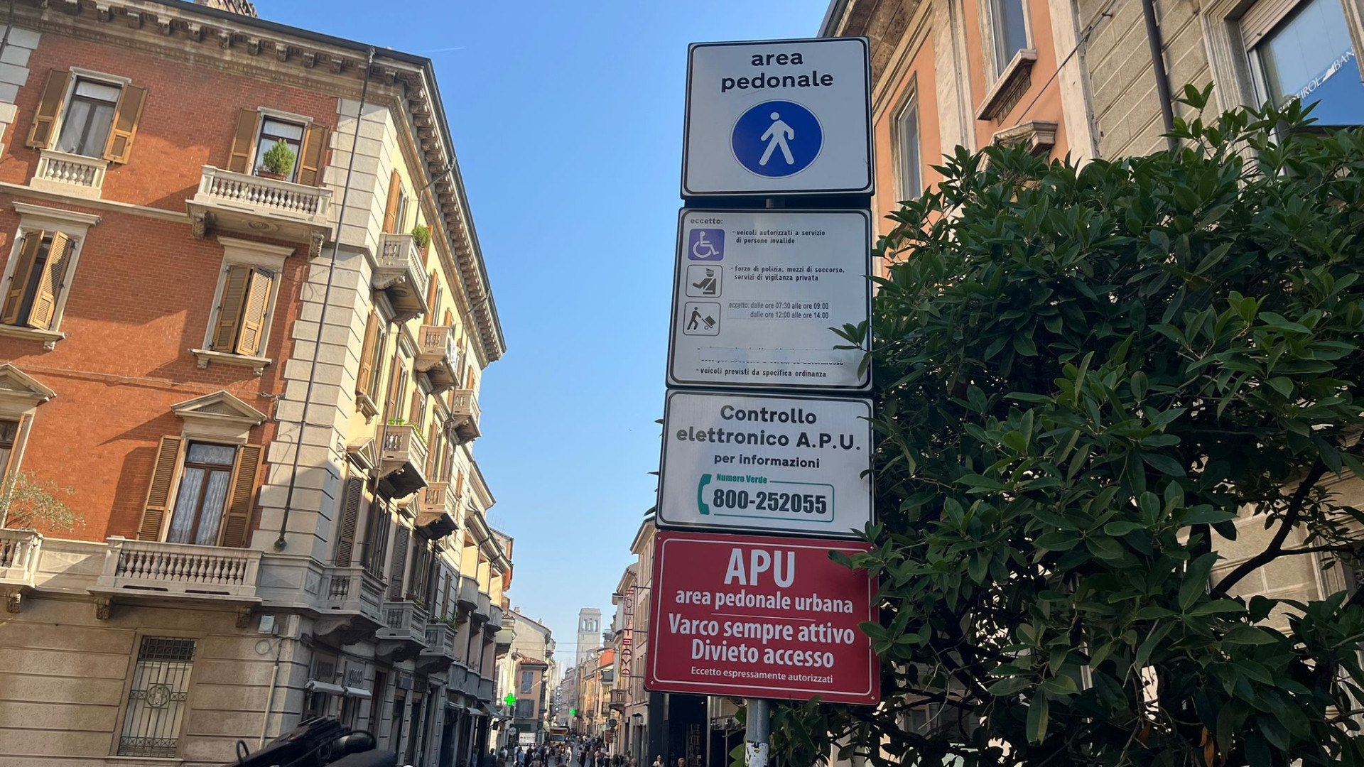 Area pedonale lungo il Corso, entra in funzione la telecamera