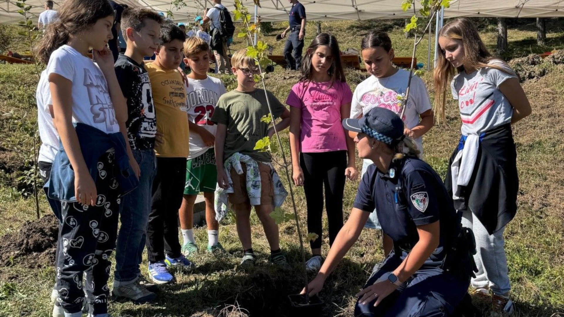 Festa dell'albero di Ceci di Bobbio, la carica dei 370 studenti