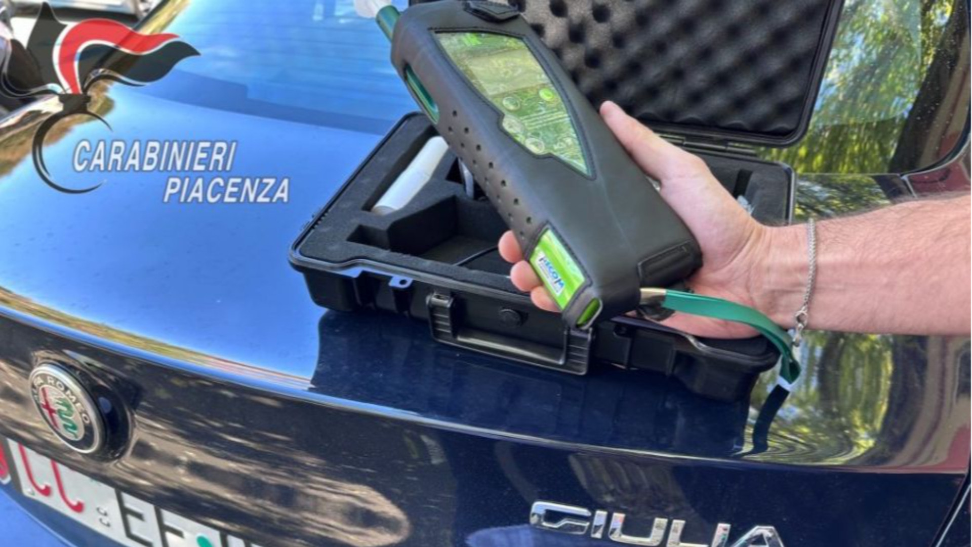 Incidente nella notte: rifiuta l’alcoltest, patente ritirata e fermo al veicolo