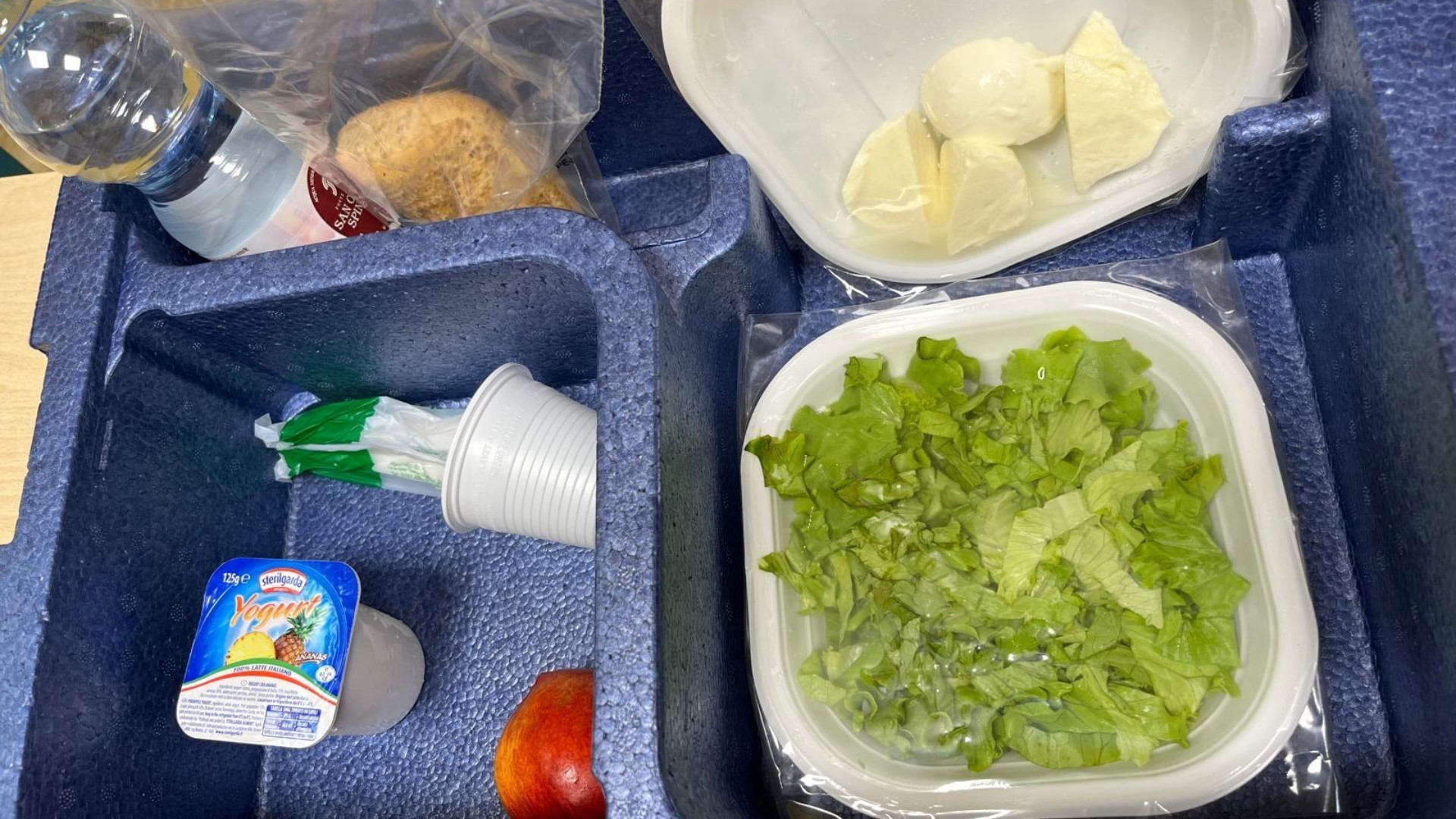 Ospedalieri in rivolta: «A noi mozzarella, a loro lasagne?»