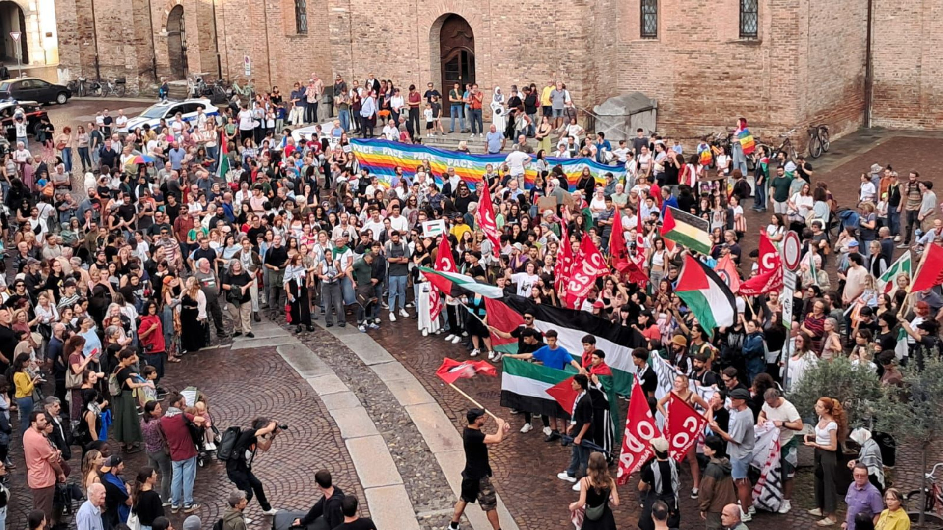 In mille in centro storico per Gaza