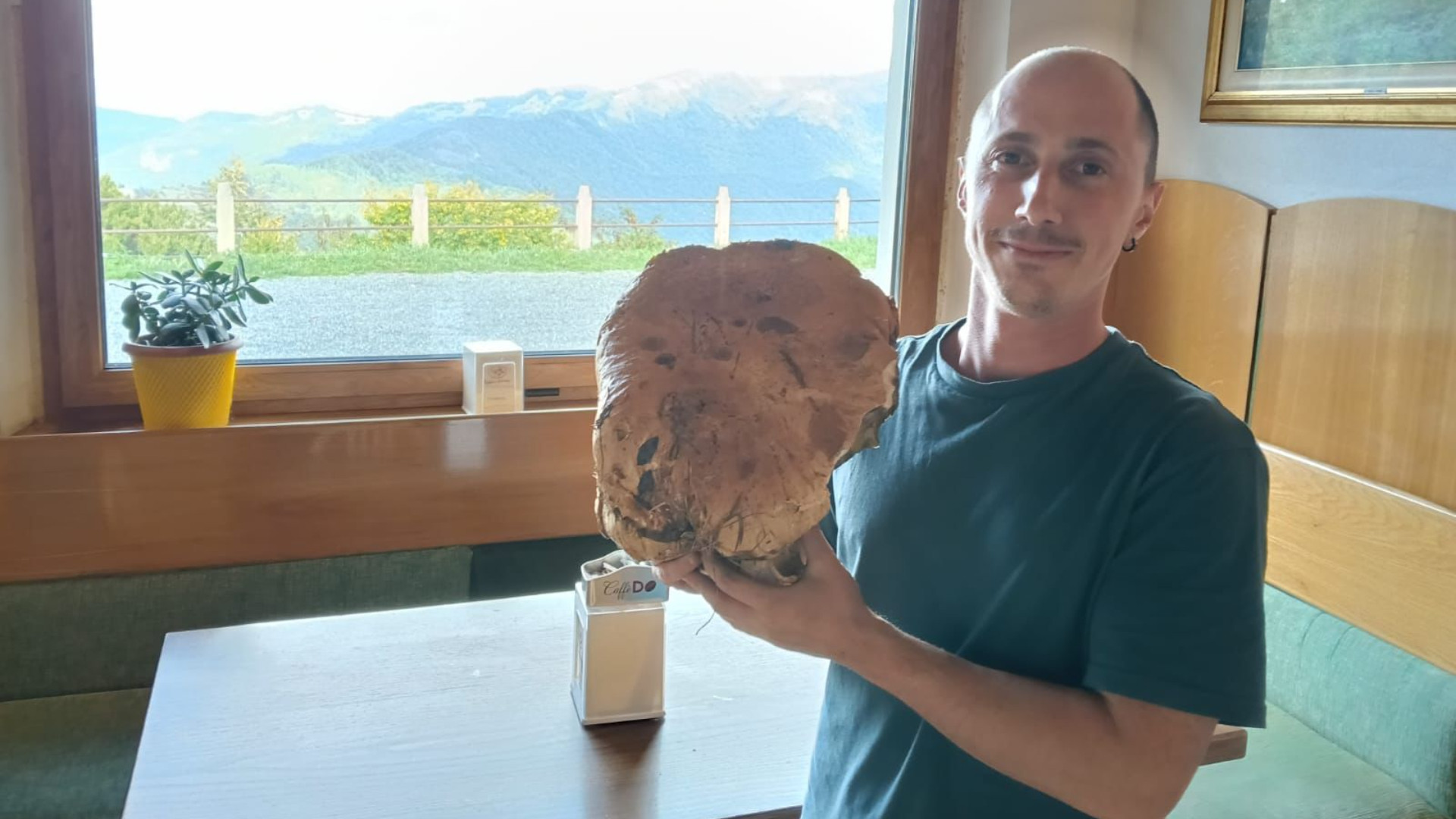 La Val Boreca regala un porcino da oltre 2 chili