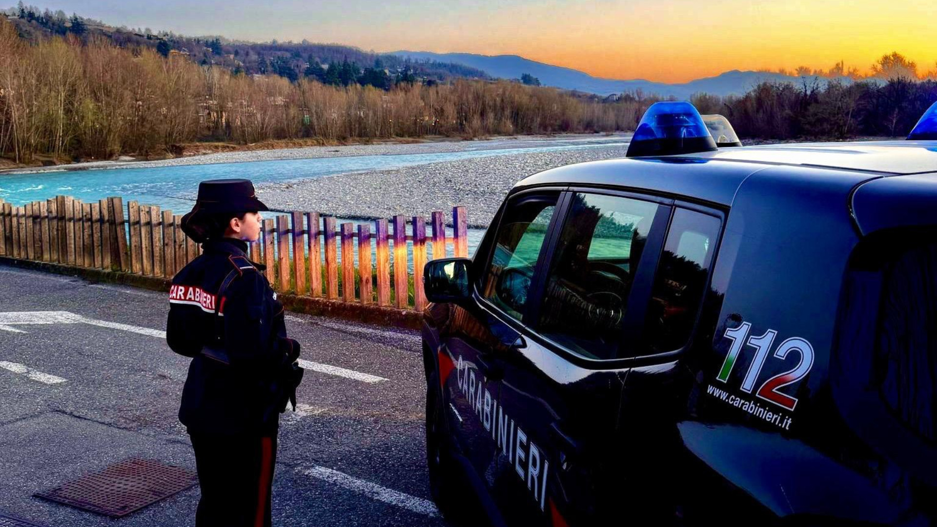 Dopo la lite estrae un coltello e insegue i rivali a Niviano