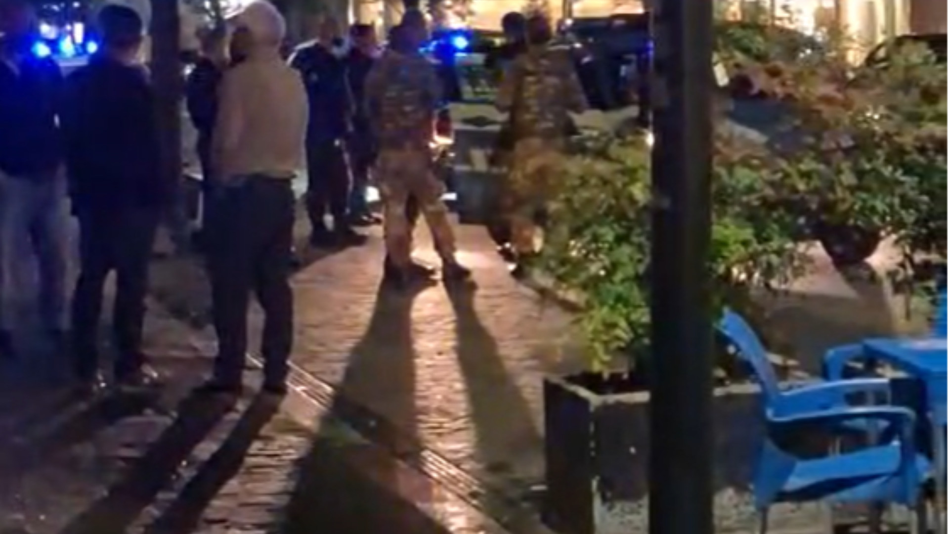 Maxi rissa in via Colombo: coinvolte almeno 15 persone, due feriti