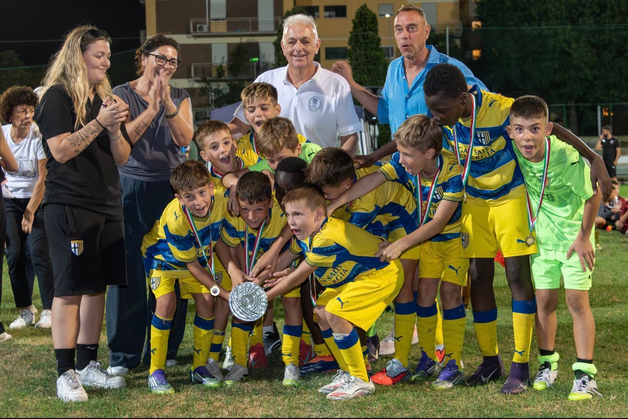 La formazione del Parma che ha vinto tra i professionisti