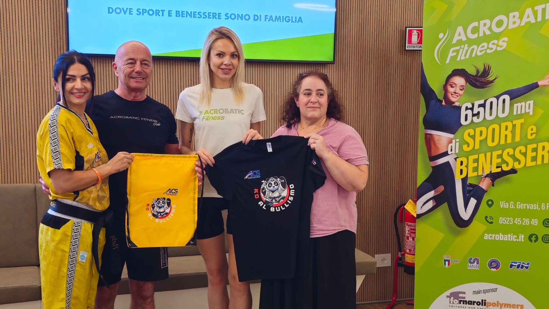 Magliette e zaini ai bambini per mettere ko il bullismo