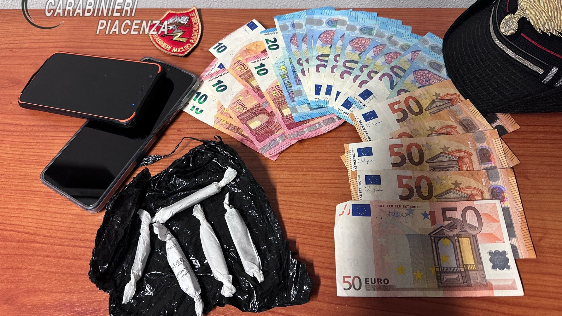 Detenzione di hashish ai fini di spaccio, arrestato 18enne