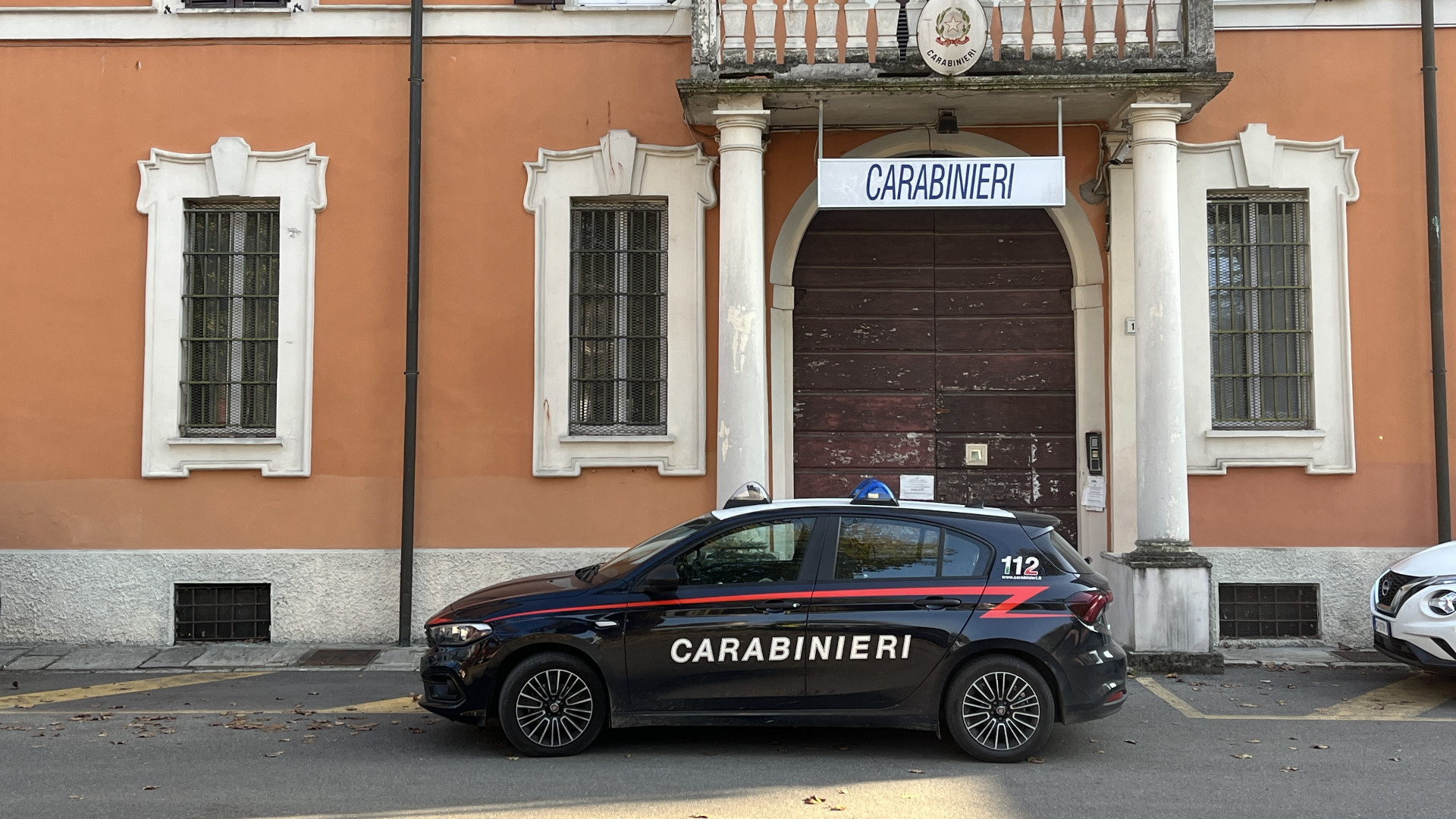 «La falda è inquinata» ma lei non ci casca e fa fuggire i truffatori