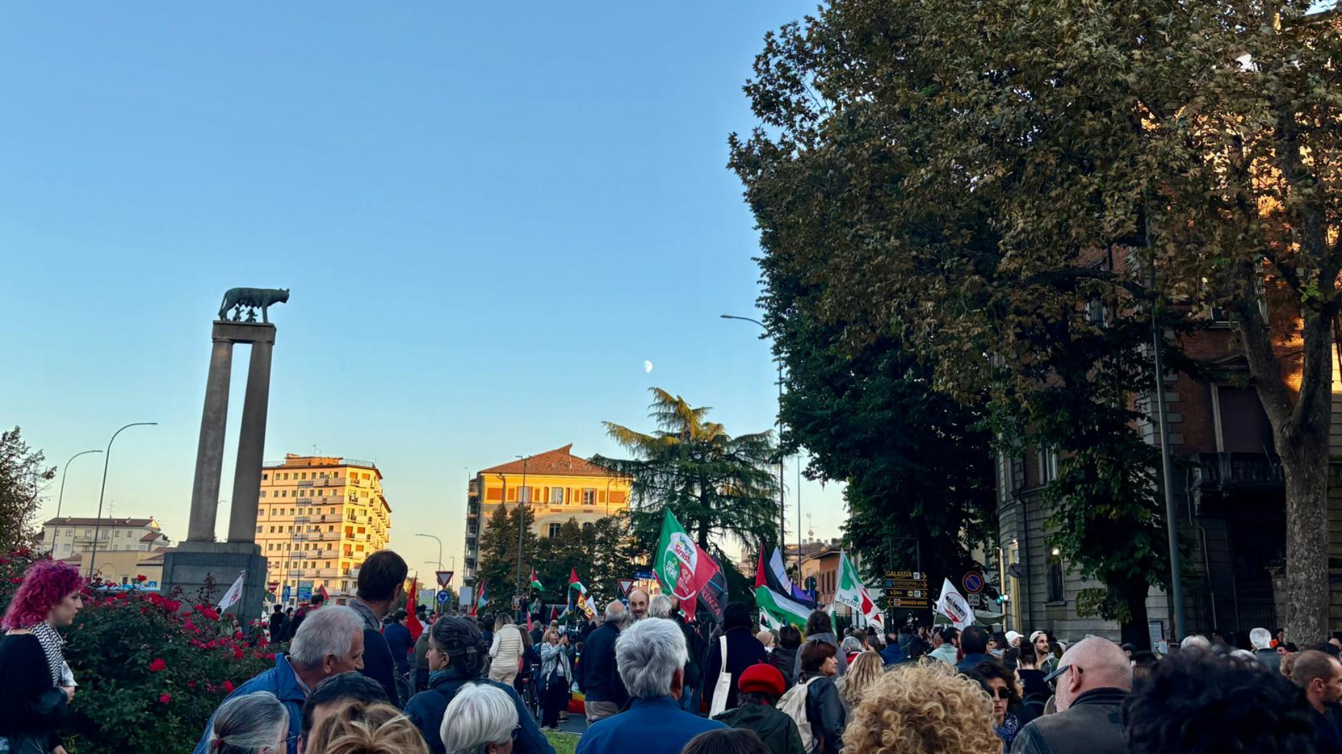 In 700 in corteo per sostenere la Flotilla