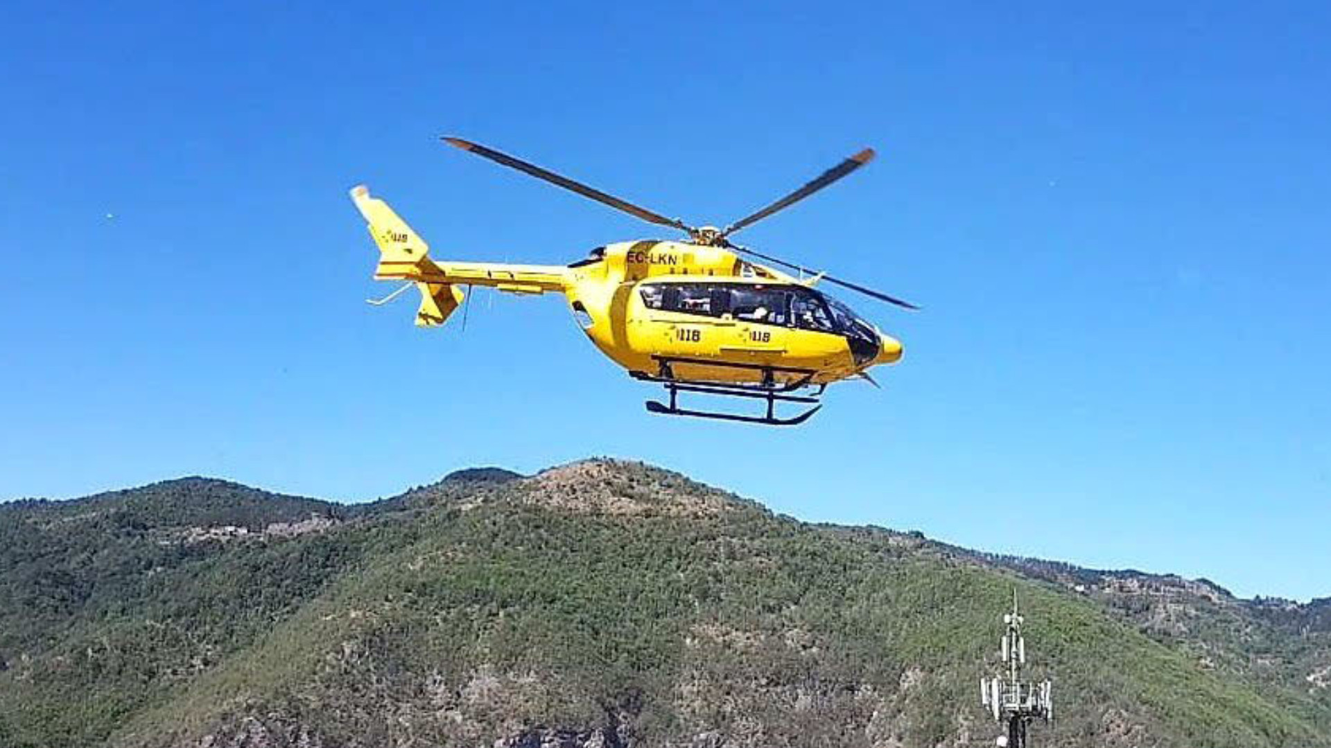 Travolto da un'auto, grave un 50enne