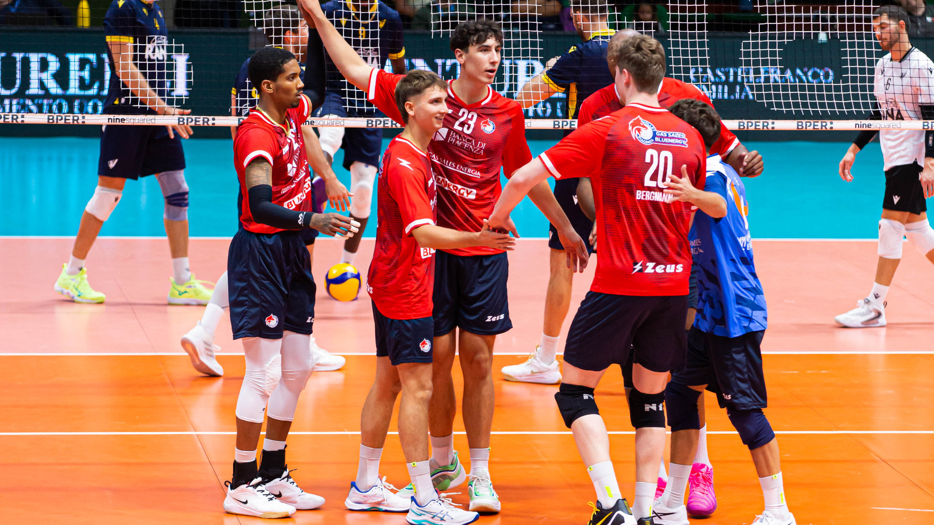 Verona piega in rimonta Piacenza, domenica la "finalina"