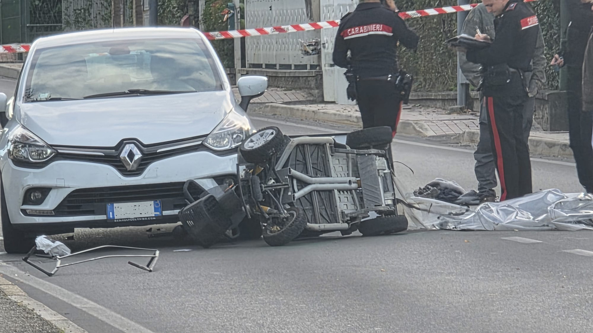 Ponte dell'Olio, scontro tra una carrozzina motorizzata e un'auto: grave un 83enne